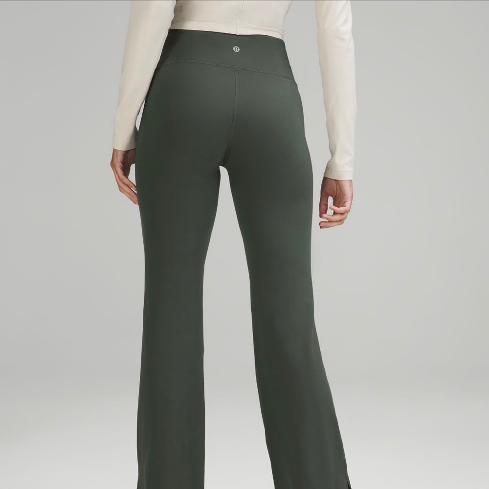 NWT! LULULEMON ATHLETICA super high rise groove pants - smoked spruce, size 2